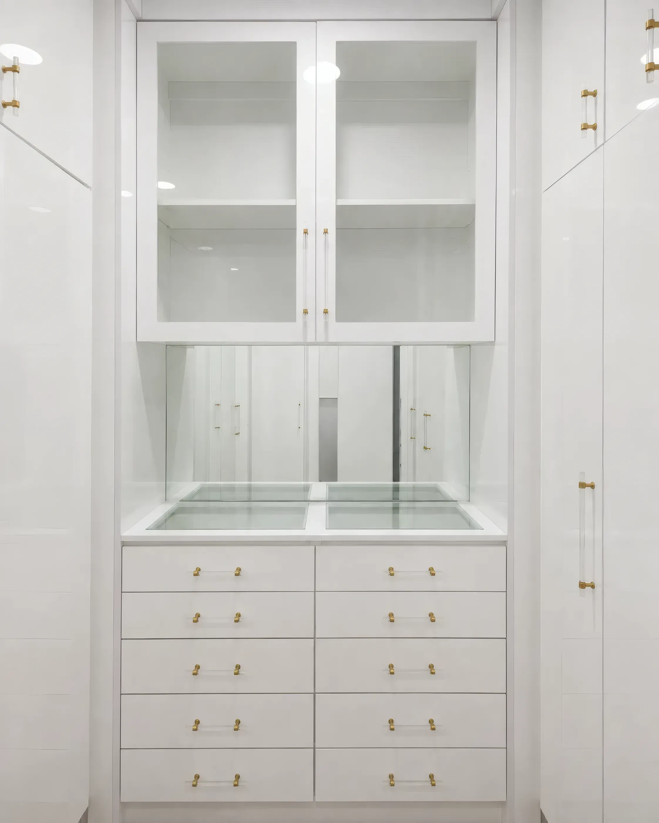 White Gloss Walk-In Closet
