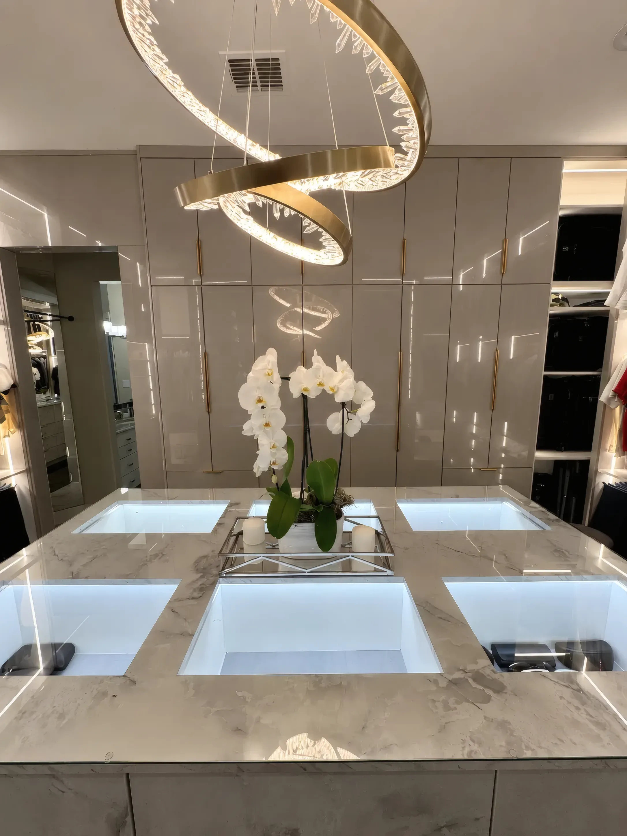Daybreak Gray & Picasso Inox Walk-In Closet, view 5
