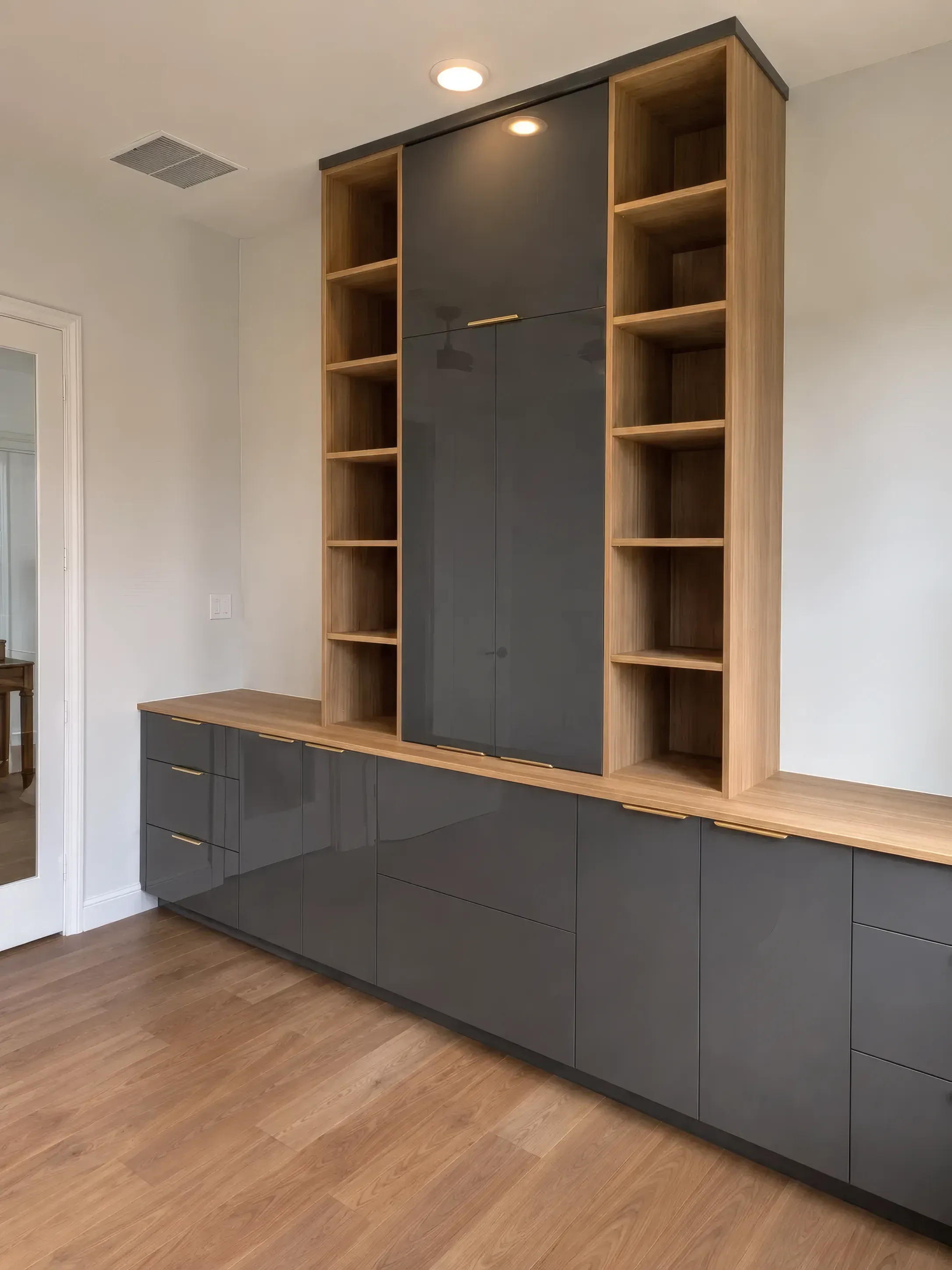 Office Garderobe, view 3