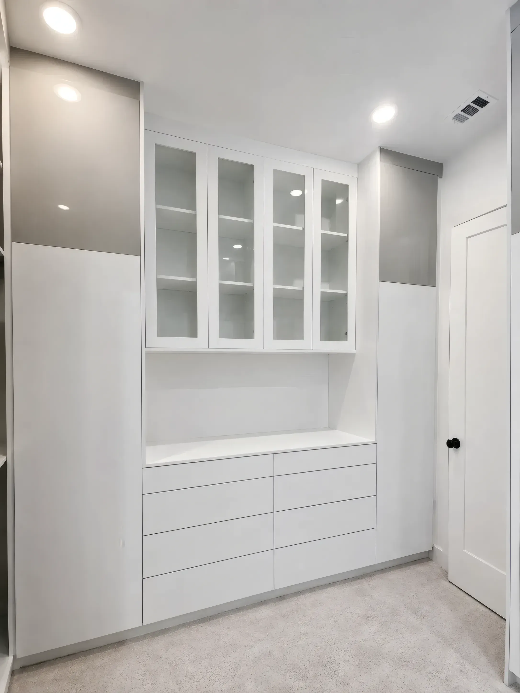 Modern High-Gloss Walk-In Closet, view 5